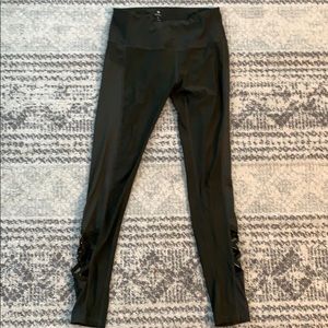 Apana Green workout leggings size small w/ cutouts